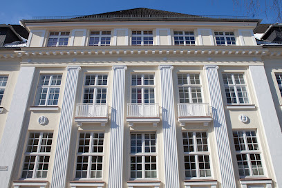 Triskatis & Kollegen | Rechtsanwälte | Notare - Pinneberg 1 AF1QipNsx 3LXW6P3J23Y1xL7VQV8ciq9UhRNbAl76xZw408 h272 k no