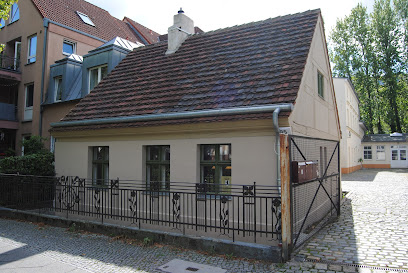 Rechtsanwalt und Notar Nicolas Greiner - Berlin 1 AF1QipMO ozhwtSmF0lfq2wIvoD 7j9KbYMTU W9bj Hw408 h273 k no
