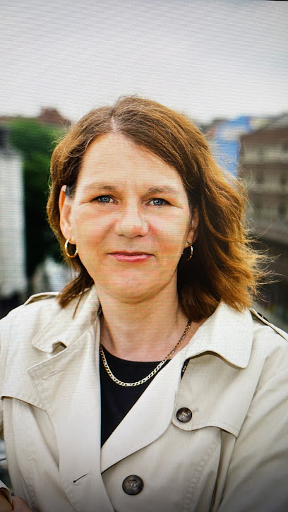 HEIKE MERTENS - Notarin - Fachanwältin - Berlin 1 AF1QipMYsPDUCpyUhlxSlsGQOKBC3c0QqAF2KhgTNnoNw408 h725 k no