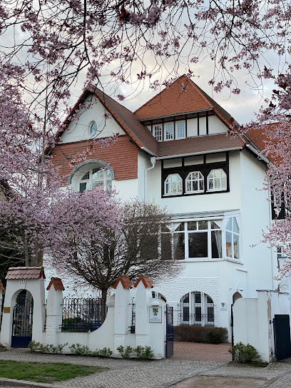 Notarin Nicole Hannemann-Degen, LL.M. oec. - Dessau-Roßlau 1 AF1QipNJuBLS8XdR D9ctDq2TWLn WNl nS3DlWRsfxYw408 h544 k no