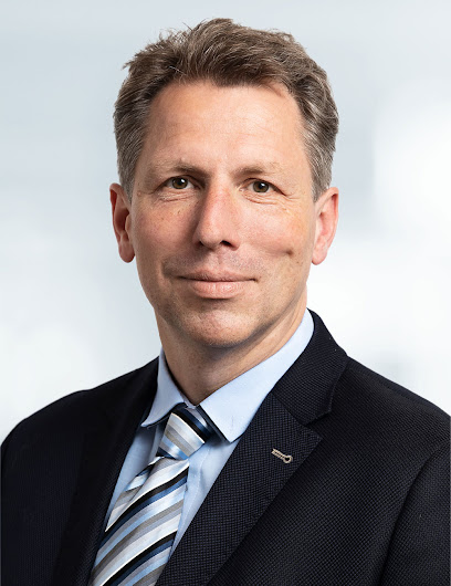 Dr. Martin Lohr - Neuss 1 AF1QipOJOOvPYhLS6d3AExNlp0Zz3AsSNk52wvnrlmcw408 h530 k no