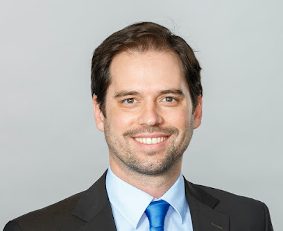 Notar Jan Reimann - Wetzlar 1 AF1QipN9UA9eWnGbog0838WygfRicvz8QF BEDUaEFQdw408 h333 k no