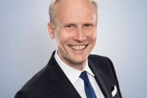 Dr. Harald Schlüter, M.L.E. - Bielefeld 4 Dr. Harald Schlüter, M.L.E. – Bielefeld